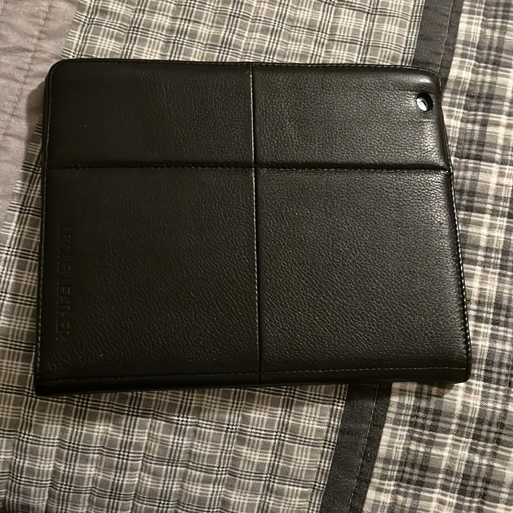 IPad - Picture 2 of 2